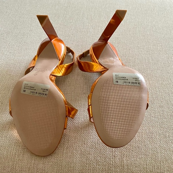 SCHUTZ
Kelly Specchio Leather Sandal - Picture 6 of 8